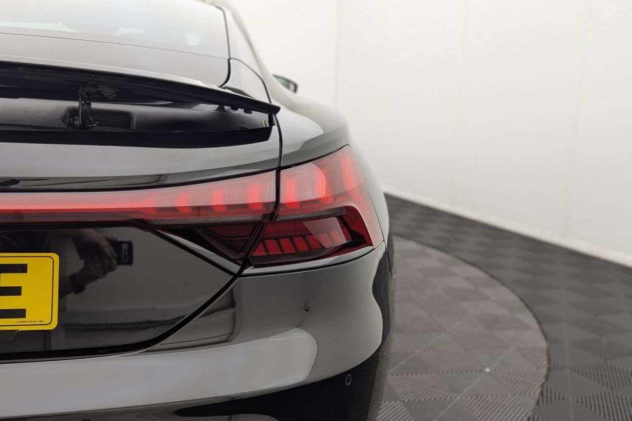 2022 AUDI E-TRON GT 2022 AUDI E-TRON GT