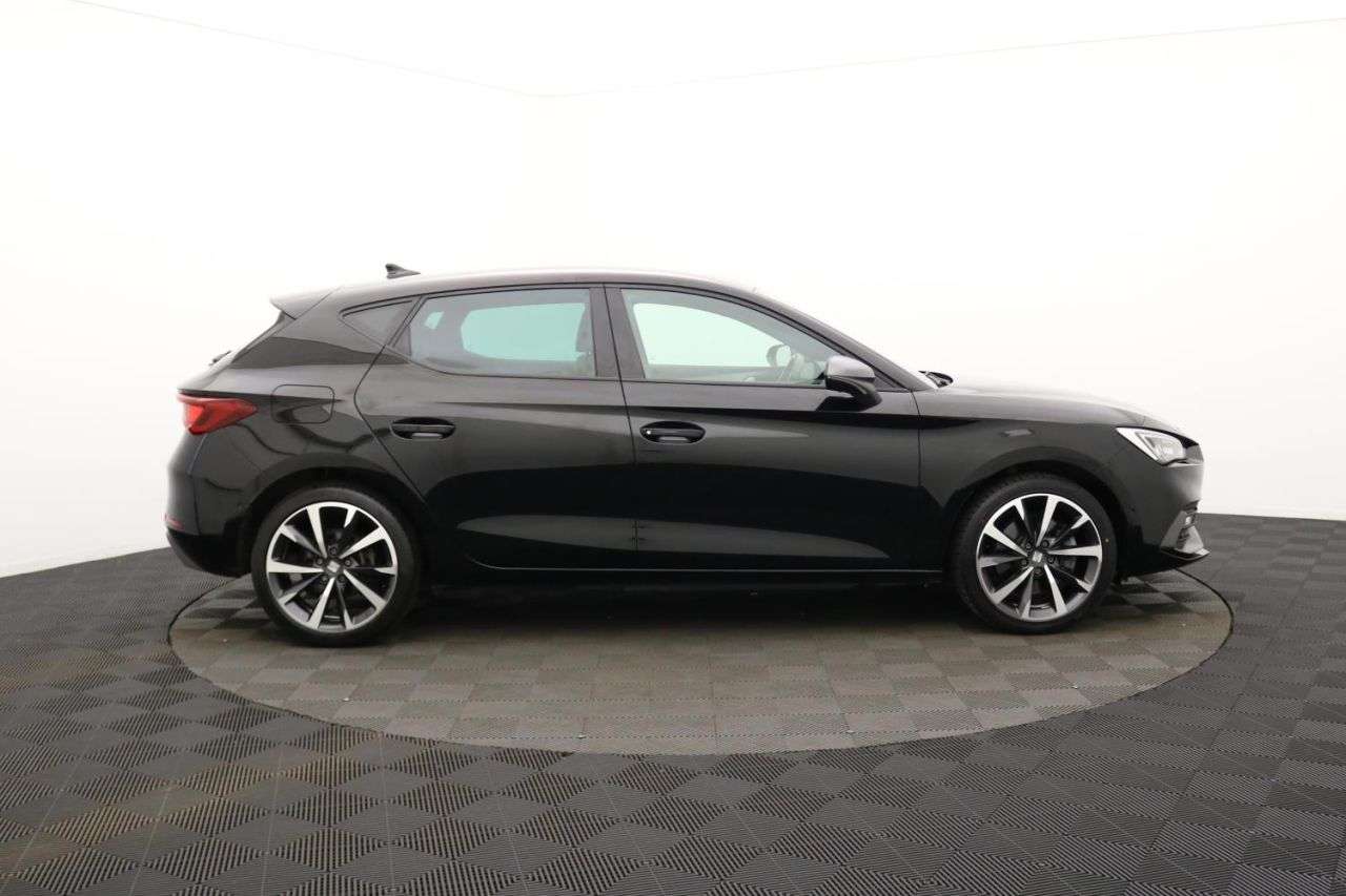 A 2021 SEAT LEON 1.4 eHybrid 12.8kWh FR Sport Hatchback 5dr Petrol Plug-in Hybrid DSG Euro 6 A 2021 SEAT LEON 1.4 eHybrid 12.8kWh FR Sport Hatchback 5dr Petrol Plug-in Hybrid DSG Euro 6