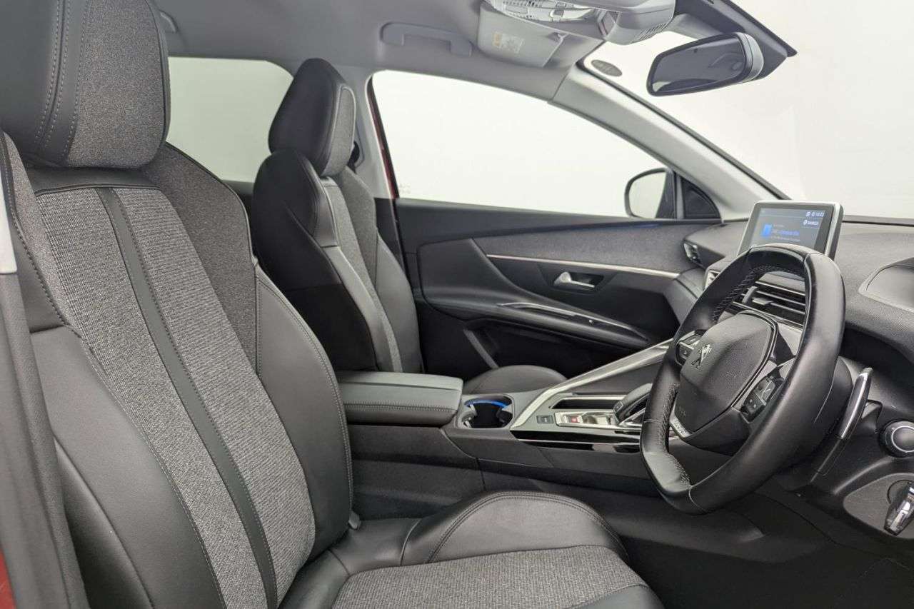 A 2020 PEUGEOT 3008 1.2 PureTech GPF Allure SUV 5dr Petrol EAT Euro 6 (s/s) (130 ps) Award Winn A 2020 PEUGEOT 3008 1.2 PureTech GPF Allure SUV 5dr Petrol EAT Euro 6 (s/s) (130 ps) Award Winn