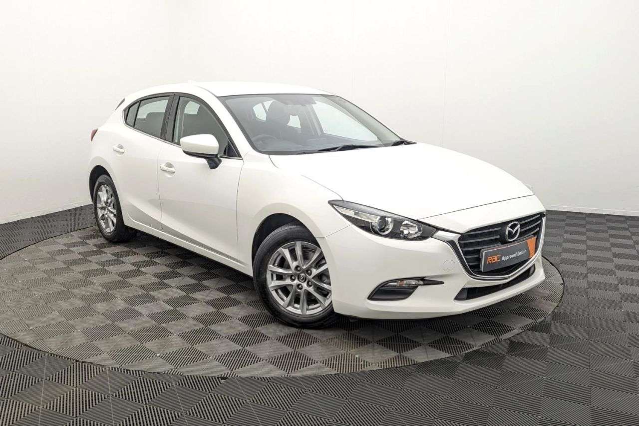 A 2017 MAZDA MAZDA3 2.0 SKYACTIV-G SE Nav Hatchback 5dr Petrol Manual Euro 6 (s/s) (121 ps) Awa A 2017 MAZDA MAZDA3 2.0 SKYACTIV-G SE Nav Hatchback 5dr Petrol Manual Euro 6 (s/s) (121 ps) Awa