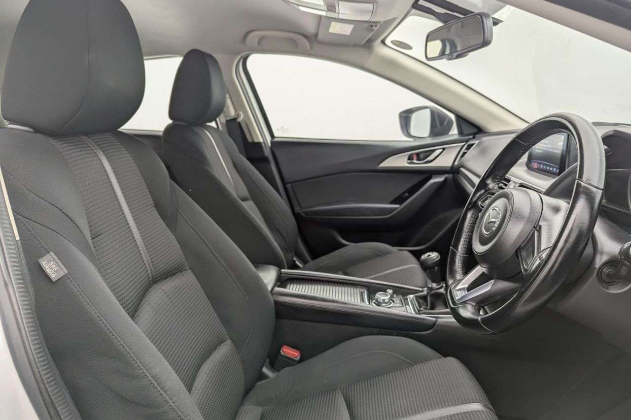 A 2017 MAZDA MAZDA3 2.0 SKYACTIV-G SE Nav Hatchback 5dr Petrol Manual Euro 6 (s/s) (121 ps) Awa A 2017 MAZDA MAZDA3 2.0 SKYACTIV-G SE Nav Hatchback 5dr Petrol Manual Euro 6 (s/s) (121 ps) Awa