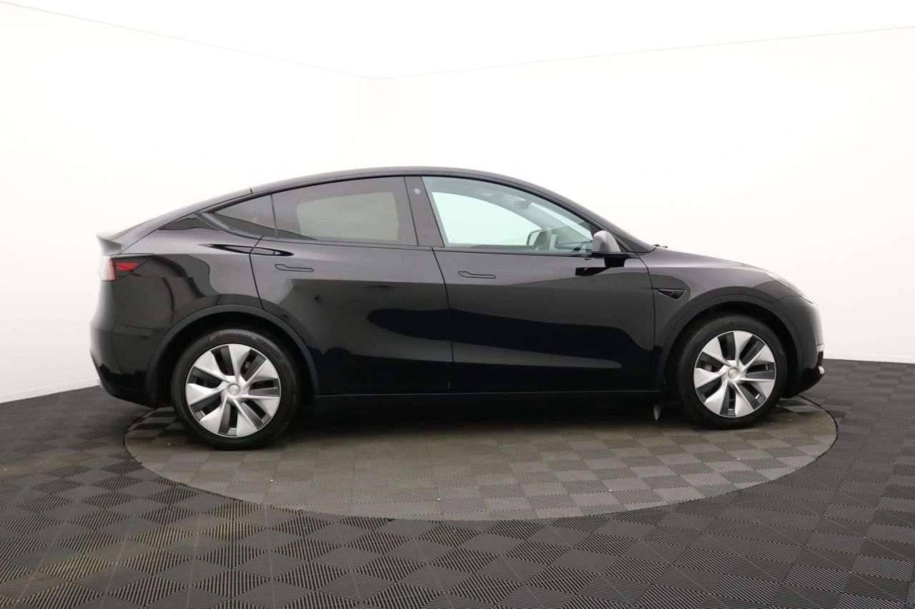 A 2022 TESLA MODEL Y (Dual Motor) Long Range SUV 5dr Electric Auto 4WDE (384 bhp) Award Winning A 2022 TESLA MODEL Y (Dual Motor) Long Range SUV 5dr Electric Auto 4WDE (384 bhp) Award Winning
