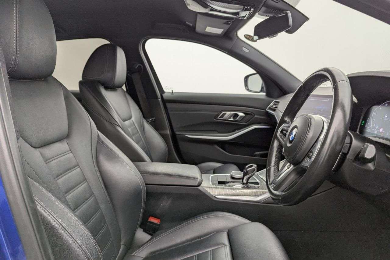 A 2020 BMW 3 SERIES 2.0 330e 12kWh M Sport Saloon 4dr Petrol Plug-in Hybrid Auto Euro 6 (s/s) ( A 2020 BMW 3 SERIES 2.0 330e 12kWh M Sport Saloon 4dr Petrol Plug-in Hybrid Auto Euro 6 (s/s) (