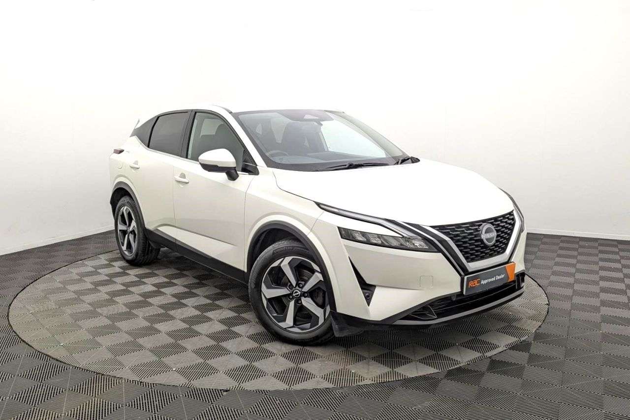 A 2022 NISSAN QASHQAI 1.3 DIG-T MHEV N-Connecta SUV 5dr Petrol Hybrid Manual Euro 6 (s/s) (140 ps A 2022 NISSAN QASHQAI 1.3 DIG-T MHEV N-Connecta SUV 5dr Petrol Hybrid Manual Euro 6 (s/s) (140 ps