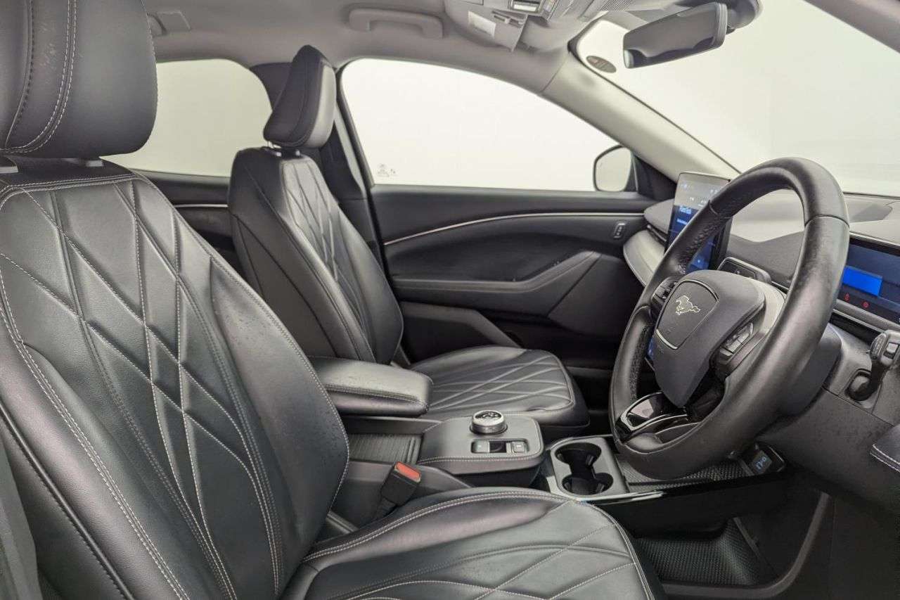 A 2021 FORD MUSTANG MACH-E Standard Range 70kWh SUV 5dr Electric Automatic (269 ps) Award Winning 5 St A 2021 FORD MUSTANG MACH-E Standard Range 70kWh SUV 5dr Electric Automatic (269 ps) Award Winning 5 St