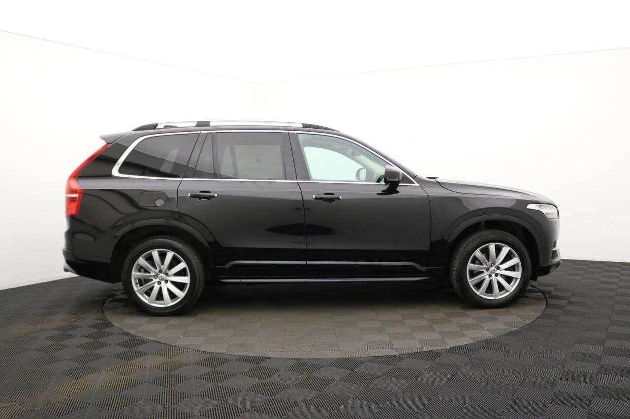 A 2019 VOLVO XC90 2.0 D5 PowerPulse Momentum Pro SUV 5dr Diesel Auto 4WD Euro 6 (s/s) (235 ps A 2019 VOLVO XC90 2.0 D5 PowerPulse Momentum Pro SUV 5dr Diesel Auto 4WD Euro 6 (s/s) (235 ps