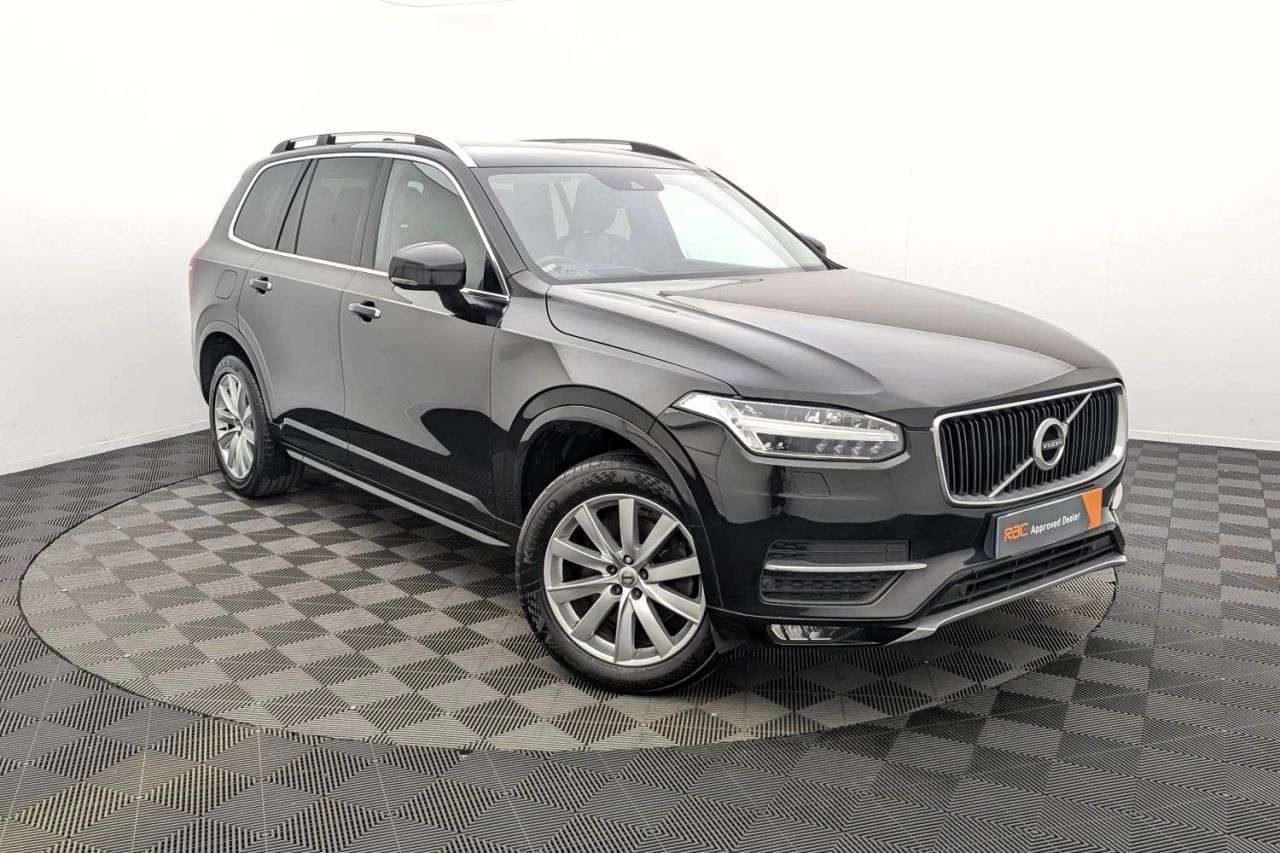 A 2019 VOLVO XC90 2.0 D5 PowerPulse Momentum Pro SUV 5dr Diesel Auto 4WD Euro 6 (s/s) (235 ps A 2019 VOLVO XC90 2.0 D5 PowerPulse Momentum Pro SUV 5dr Diesel Auto 4WD Euro 6 (s/s) (235 ps