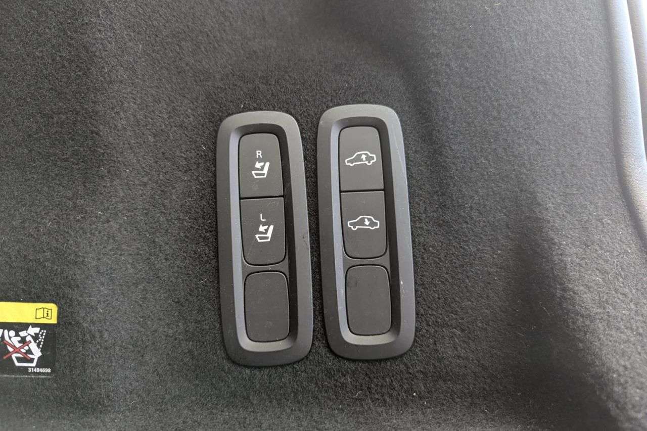 2018 VOLVO XC60 2018 VOLVO XC60