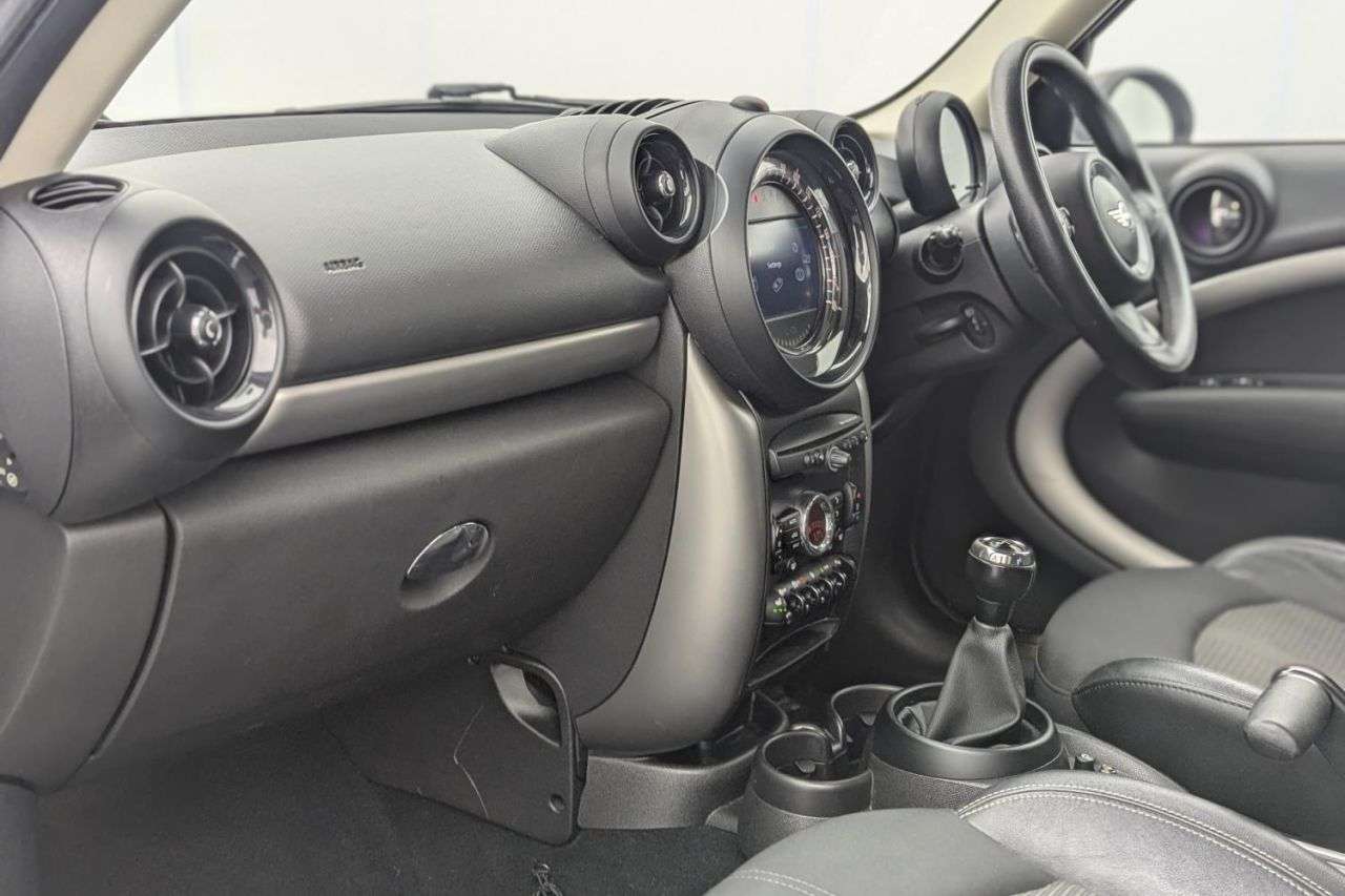 2016 MINI COUNTRYMAN 2016 MINI COUNTRYMAN