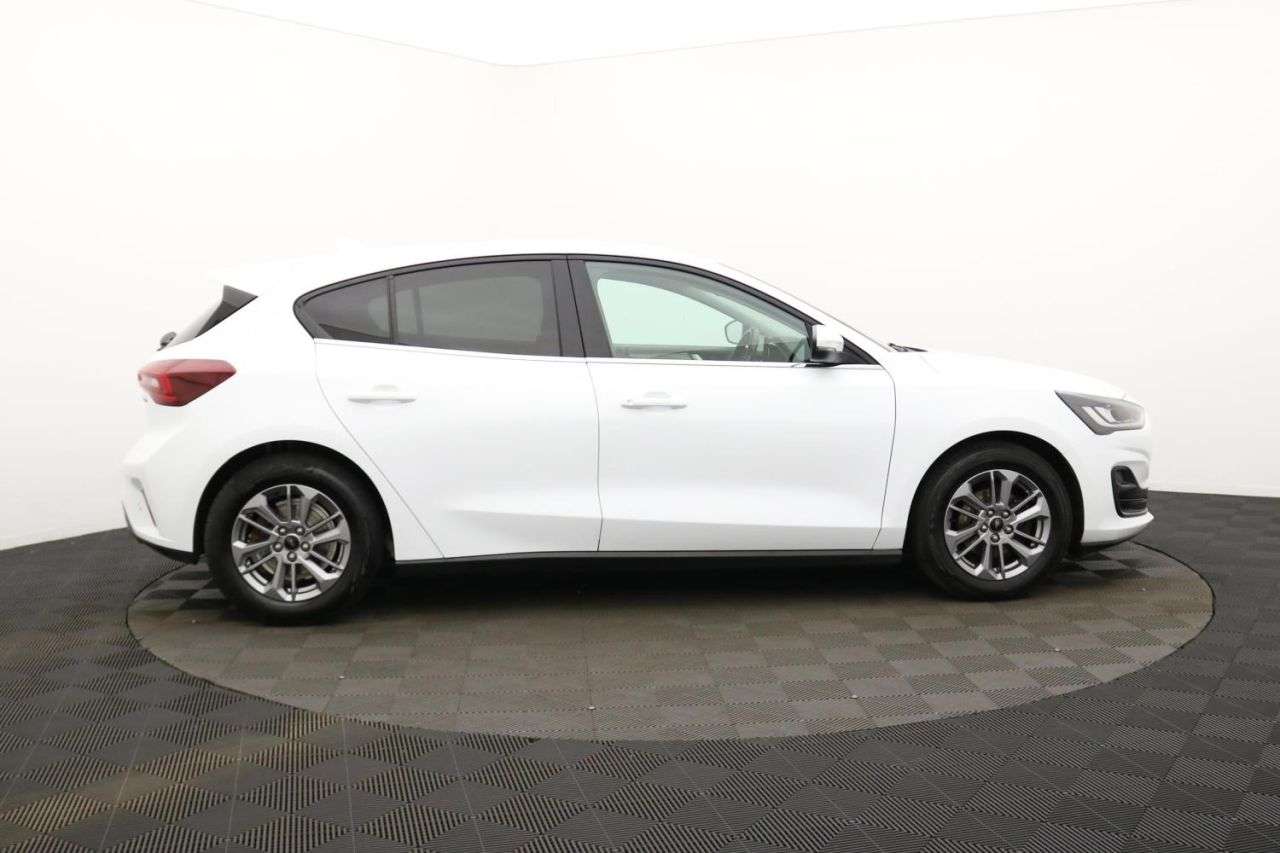 A 2023 FORD FOCUS 1.0T EcoBoost MHEV Titanium Hatchback 5dr Petrol Hybrid Manual Euro 6 (s/s) A 2023 FORD FOCUS 1.0T EcoBoost MHEV Titanium Hatchback 5dr Petrol Hybrid Manual Euro 6 (s/s)