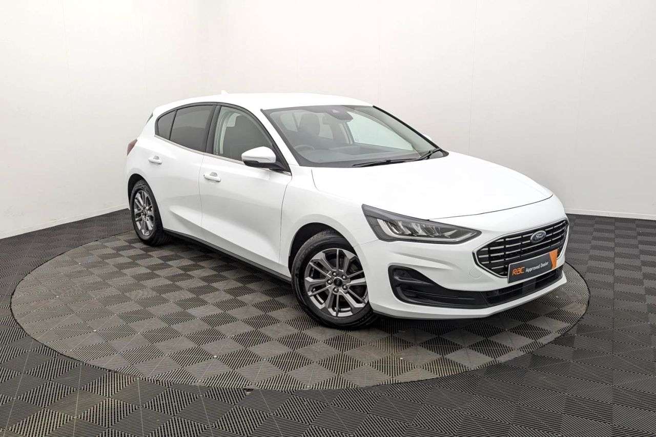 A 2023 FORD FOCUS 1.0T EcoBoost MHEV Titanium Hatchback 5dr Petrol Hybrid Manual Euro 6 (s/s) A 2023 FORD FOCUS 1.0T EcoBoost MHEV Titanium Hatchback 5dr Petrol Hybrid Manual Euro 6 (s/s)