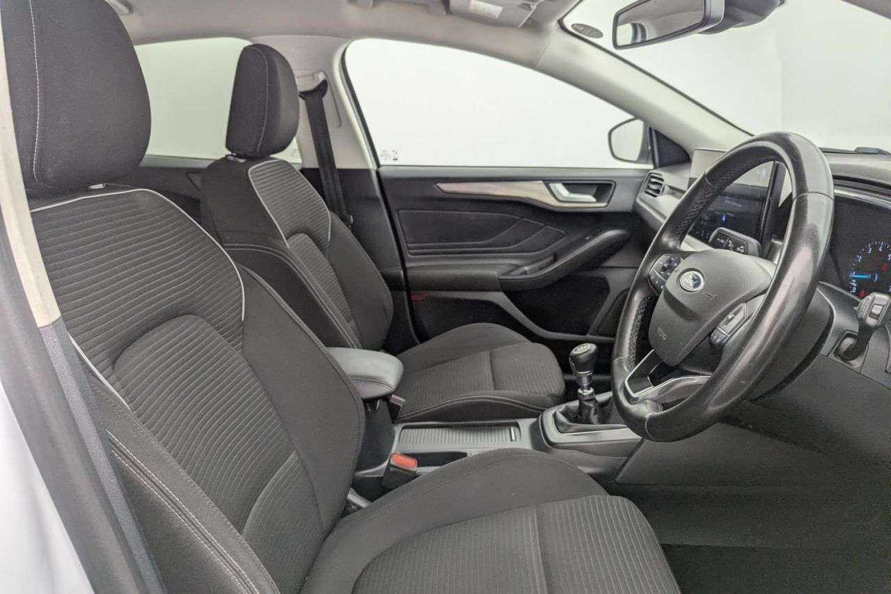 A 2023 FORD FOCUS 1.0T EcoBoost MHEV Titanium Hatchback 5dr Petrol Hybrid Manual Euro 6 (s/s) A 2023 FORD FOCUS 1.0T EcoBoost MHEV Titanium Hatchback 5dr Petrol Hybrid Manual Euro 6 (s/s)