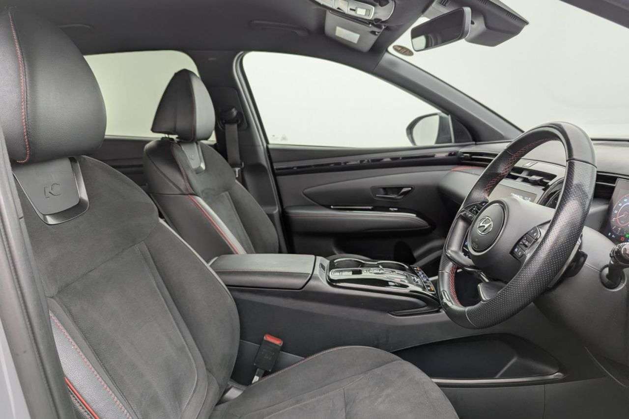 A 2022 HYUNDAI TUCSON 1.6 h T-GDi N Line SUV 5dr Petrol Hybrid Auto Euro 6 (s/s) (230 ps) Award W A 2022 HYUNDAI TUCSON 1.6 h T-GDi N Line SUV 5dr Petrol Hybrid Auto Euro 6 (s/s) (230 ps) Award W