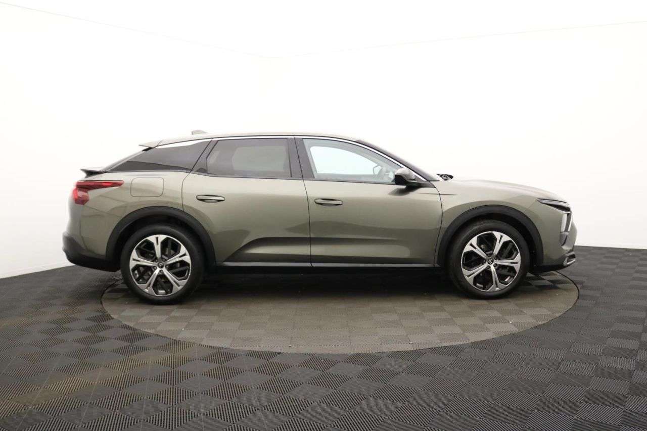 A 2023 CITROEN C5 X 1.2 PureTech Sense Plus Hatchback 5dr Petrol EAT8 Euro 6 (s/s) (130 ps) Awa A 2023 CITROEN C5 X 1.2 PureTech Sense Plus Hatchback 5dr Petrol EAT8 Euro 6 (s/s) (130 ps) Awa