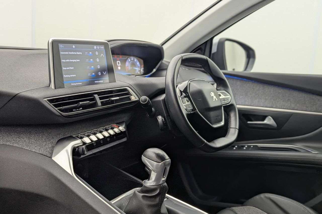 2018 PEUGEOT 3008 2018 PEUGEOT 3008