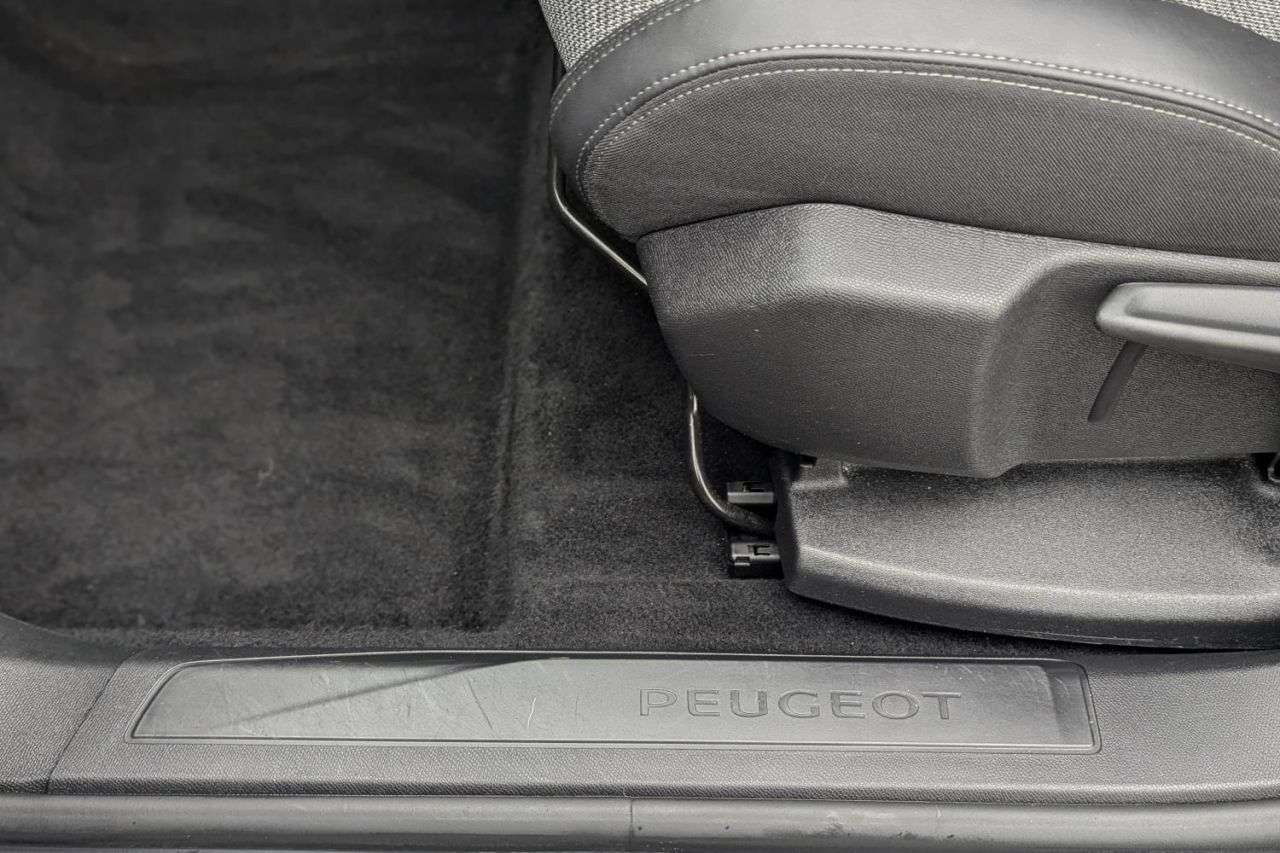2018 PEUGEOT 3008 2018 PEUGEOT 3008