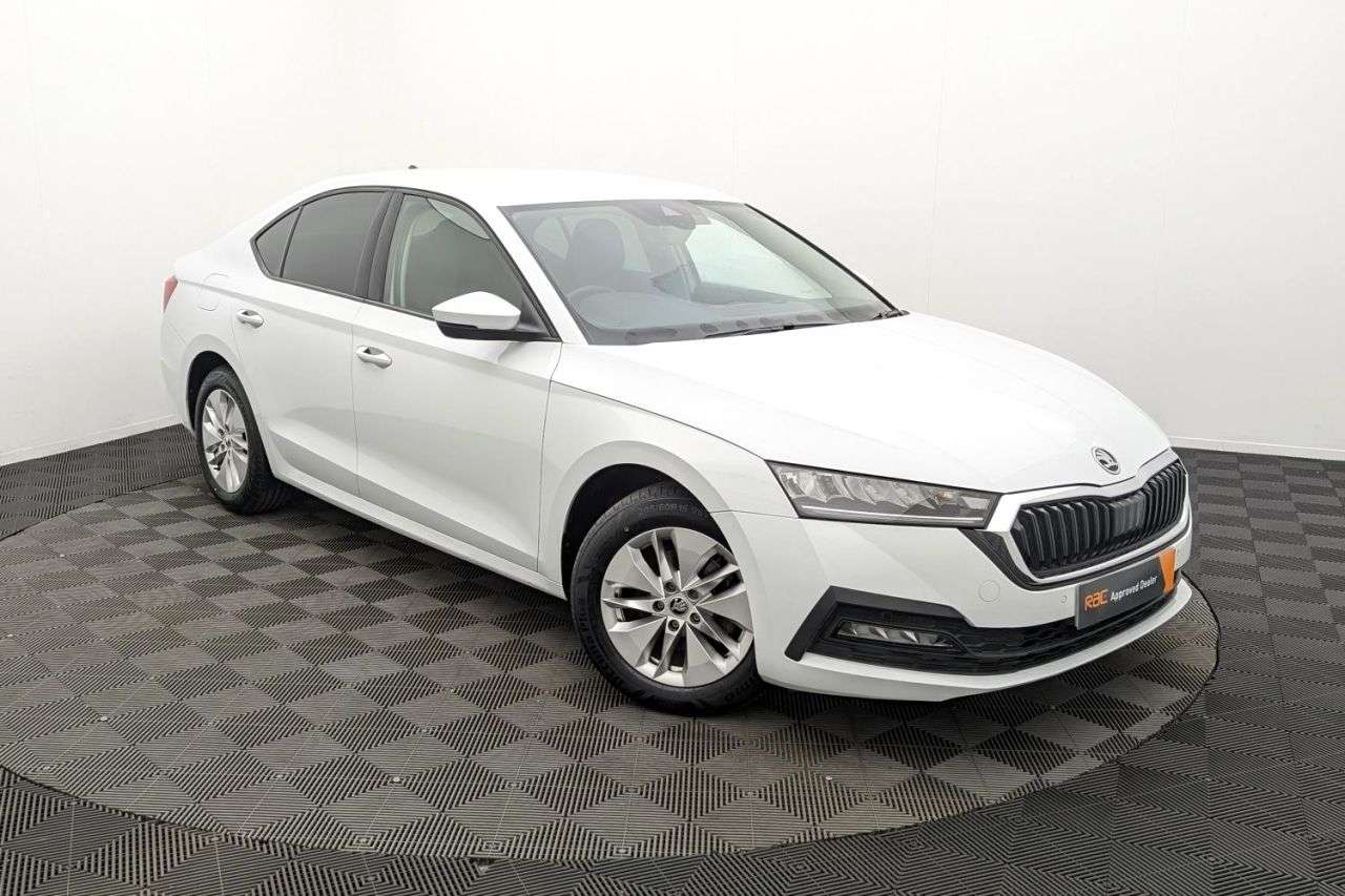 A 2020 SKODA OCTAVIA 1.5 TSI ACT SE Technology Hatchback 5dr Petrol Manual Euro 6 (s/s) (150 ps) A 2020 SKODA OCTAVIA 1.5 TSI ACT SE Technology Hatchback 5dr Petrol Manual Euro 6 (s/s) (150 ps)
