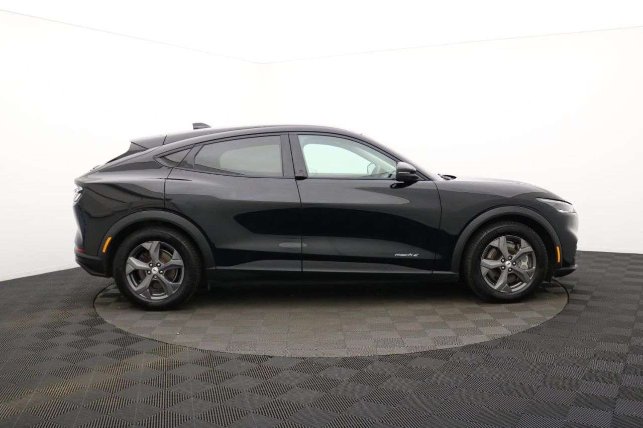 A 2022 FORD MUSTANG MACH-E Standard Range 70kWh SUV 5dr Electric Automatic (269 ps) Award Winning 5 St A 2022 FORD MUSTANG MACH-E Standard Range 70kWh SUV 5dr Electric Automatic (269 ps) Award Winning 5 St