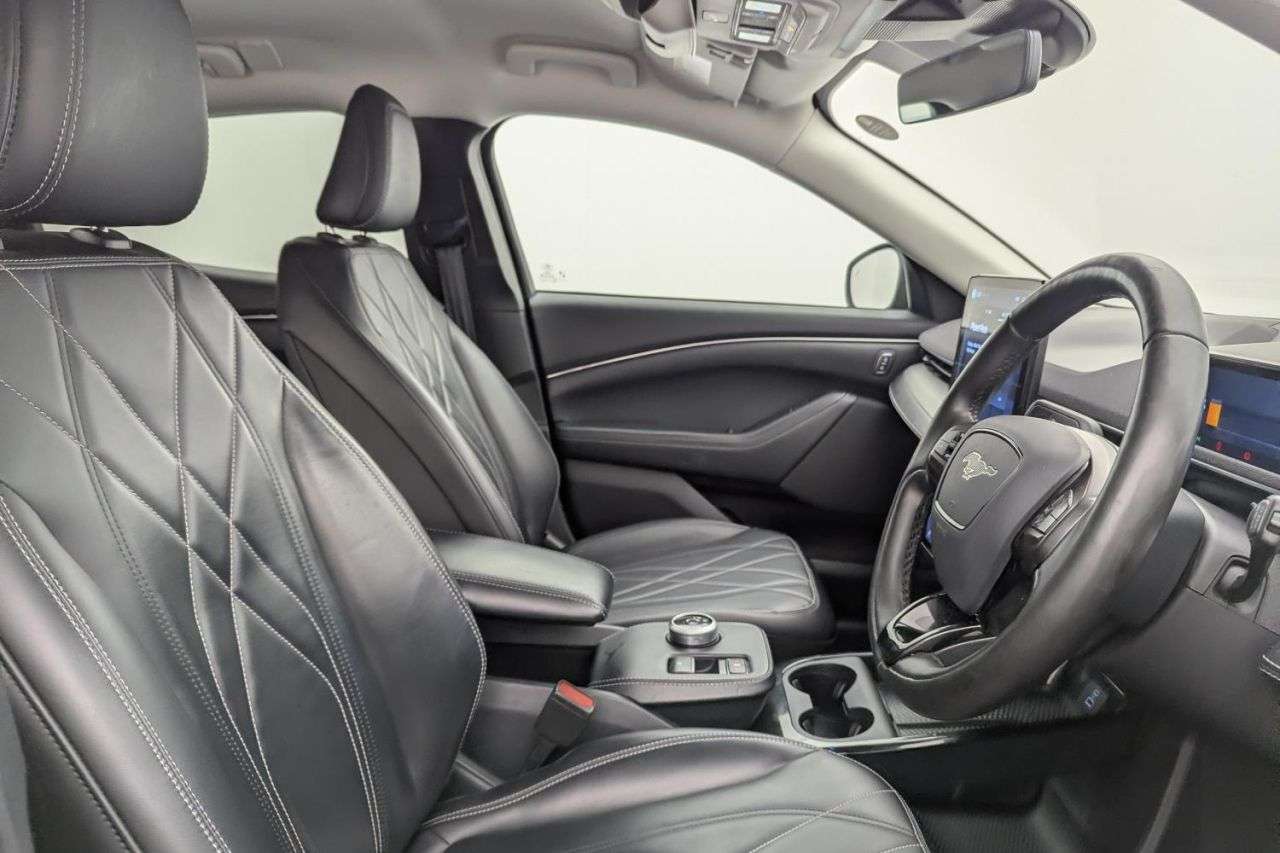 A 2022 FORD MUSTANG MACH-E Standard Range 70kWh SUV 5dr Electric Automatic (269 ps) Award Winning 5 St A 2022 FORD MUSTANG MACH-E Standard Range 70kWh SUV 5dr Electric Automatic (269 ps) Award Winning 5 St