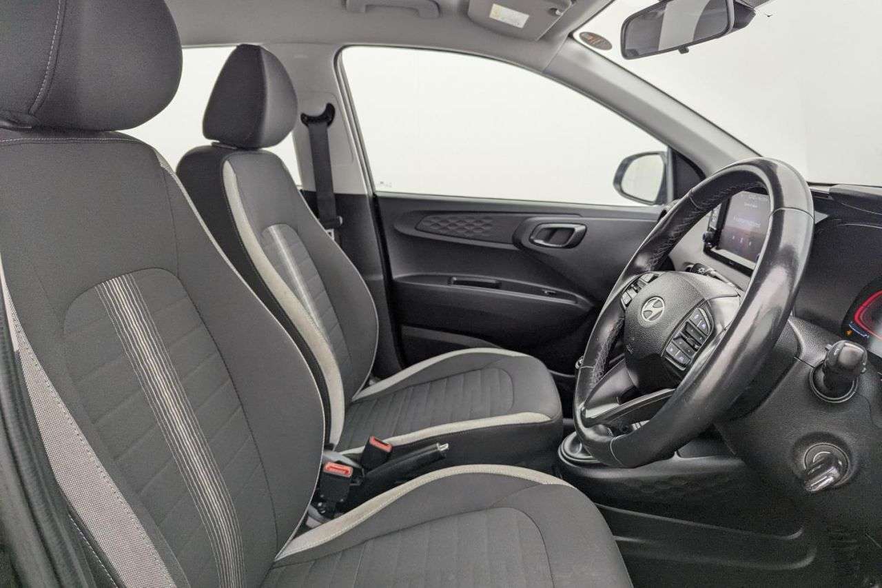 A 2025 HYUNDAI I10 1.0 Advance Hatchback 5dr Petrol Manual Euro 6 (s/s) (63 ps) Award Winning A 2025 HYUNDAI I10 1.0 Advance Hatchback 5dr Petrol Manual Euro 6 (s/s) (63 ps) Award Winning