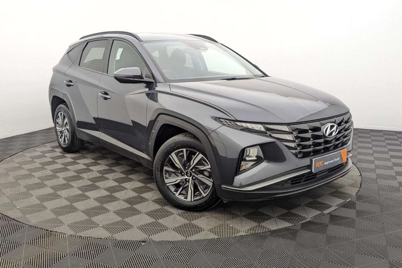 A 2023 HYUNDAI TUCSON 1.6 h T-GDi SE Connect SUV 5dr Petrol Hybrid Auto Euro 6 (s/s) (230 ps) Awa A 2023 HYUNDAI TUCSON 1.6 h T-GDi SE Connect SUV 5dr Petrol Hybrid Auto Euro 6 (s/s) (230 ps) Awa