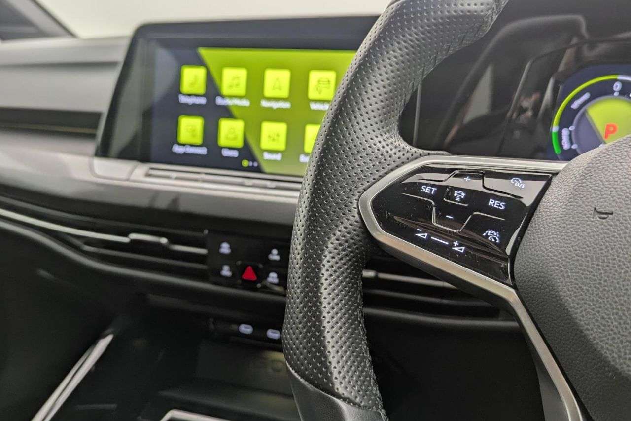 2022 VOLKSWAGEN GOLF 2022 VOLKSWAGEN GOLF