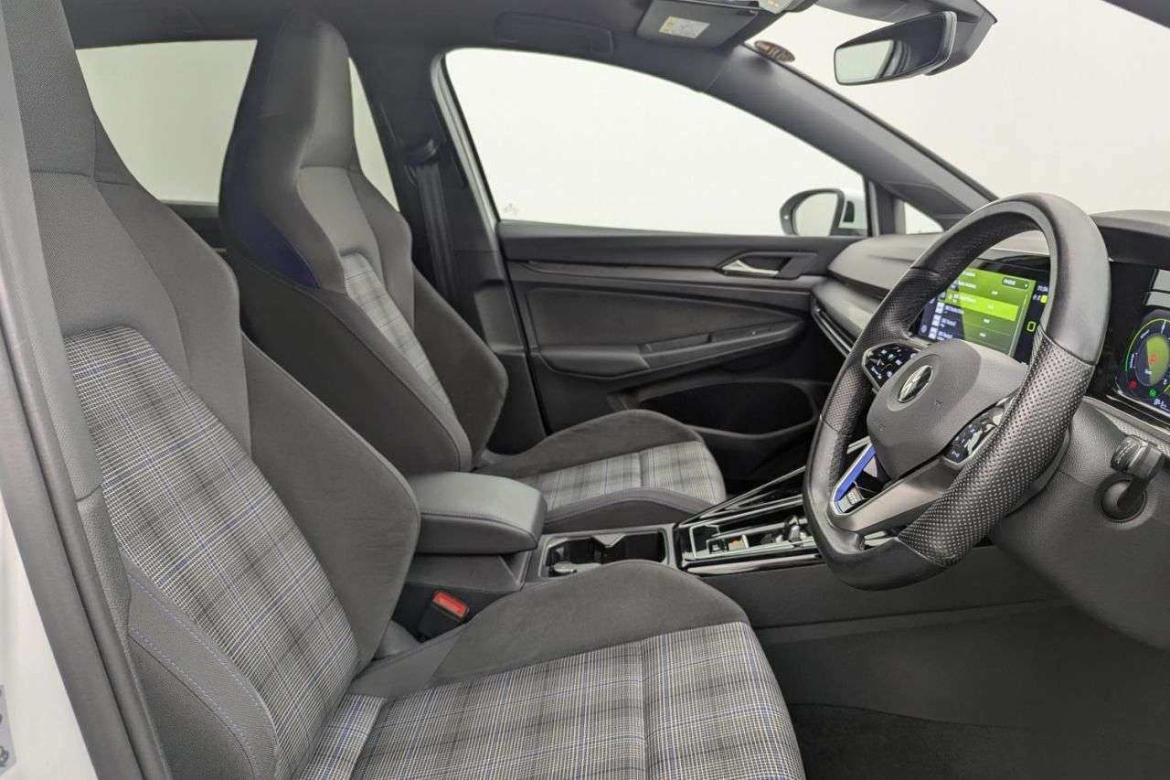 A 2022 VOLKSWAGEN GOLF 1.4 TSI 13kWh GTE Hatchback 5dr Petrol Plug-in Hybrid DSG Euro 6 (s/s) (245 A 2022 VOLKSWAGEN GOLF 1.4 TSI 13kWh GTE Hatchback 5dr Petrol Plug-in Hybrid DSG Euro 6 (s/s) (245