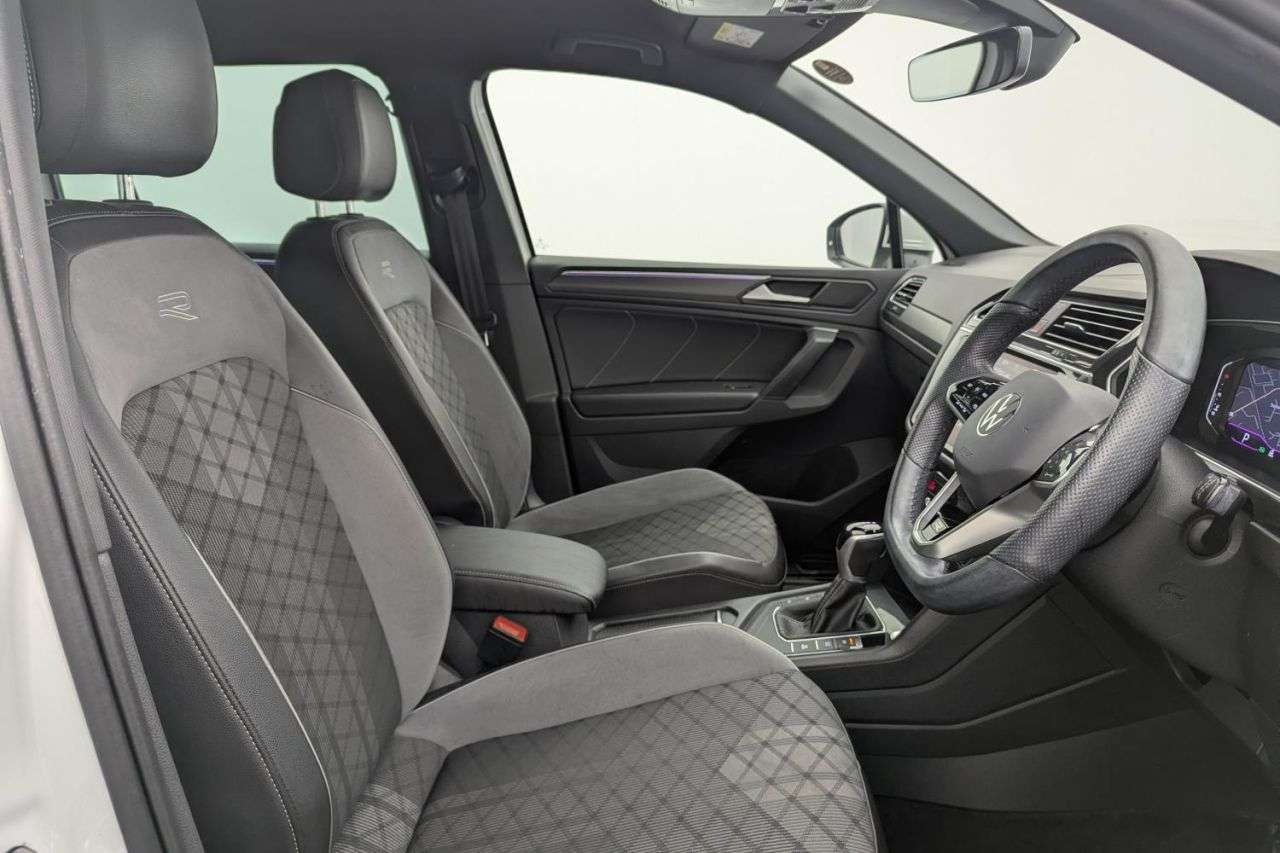 A 2021 VOLKSWAGEN TIGUAN 1.5 TSI R-Line SUV 5dr Petrol DSG Euro 6 (s/s) (150 ps) Award Winning 5 Sta A 2021 VOLKSWAGEN TIGUAN 1.5 TSI R-Line SUV 5dr Petrol DSG Euro 6 (s/s) (150 ps) Award Winning 5 Sta
