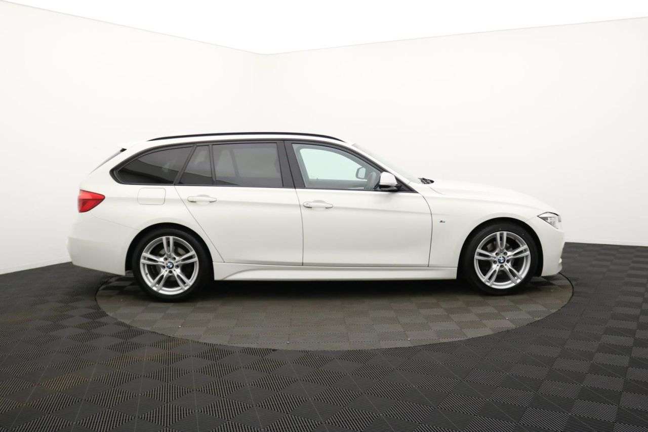 A 2018 BMW 3 SERIES 2.0 320i M Sport Touring 5dr Petrol Auto Euro 6 (s/s) (184 ps) Award Winnin A 2018 BMW 3 SERIES 2.0 320i M Sport Touring 5dr Petrol Auto Euro 6 (s/s) (184 ps) Award Winnin