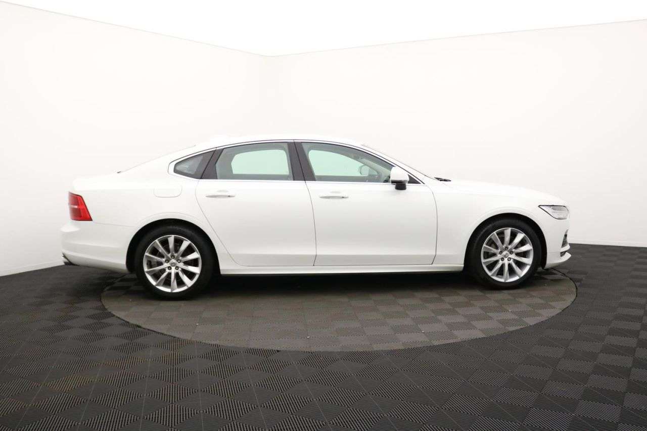 A 2019 VOLVO S90 2.0 D4 Momentum Plus Saloon 4dr Diesel Auto Euro 6 (s/s) (190 ps) Award Win A 2019 VOLVO S90 2.0 D4 Momentum Plus Saloon 4dr Diesel Auto Euro 6 (s/s) (190 ps) Award Win