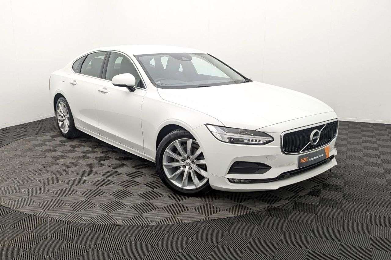 A 2019 VOLVO S90 2.0 D4 Momentum Plus Saloon 4dr Diesel Auto Euro 6 (s/s) (190 ps) Award Win A 2019 VOLVO S90 2.0 D4 Momentum Plus Saloon 4dr Diesel Auto Euro 6 (s/s) (190 ps) Award Win
