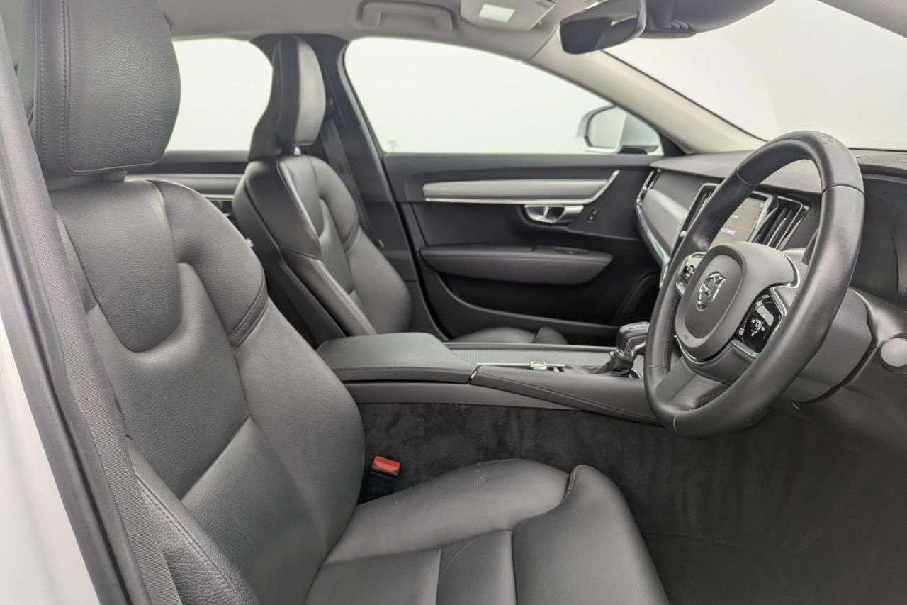 A 2019 VOLVO S90 2.0 D4 Momentum Plus Saloon 4dr Diesel Auto Euro 6 (s/s) (190 ps) Award Win A 2019 VOLVO S90 2.0 D4 Momentum Plus Saloon 4dr Diesel Auto Euro 6 (s/s) (190 ps) Award Win