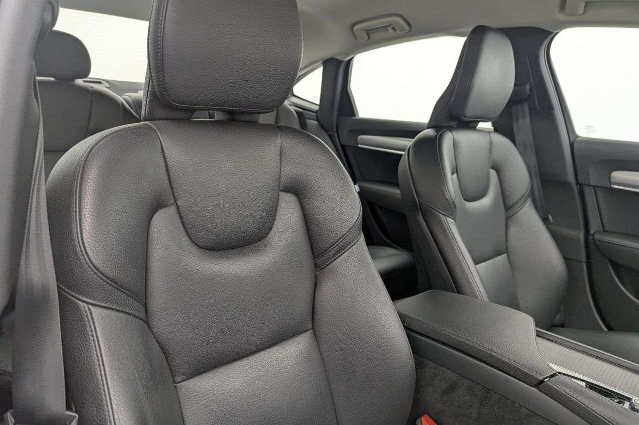 2019 VOLVO S90 2019 VOLVO S90