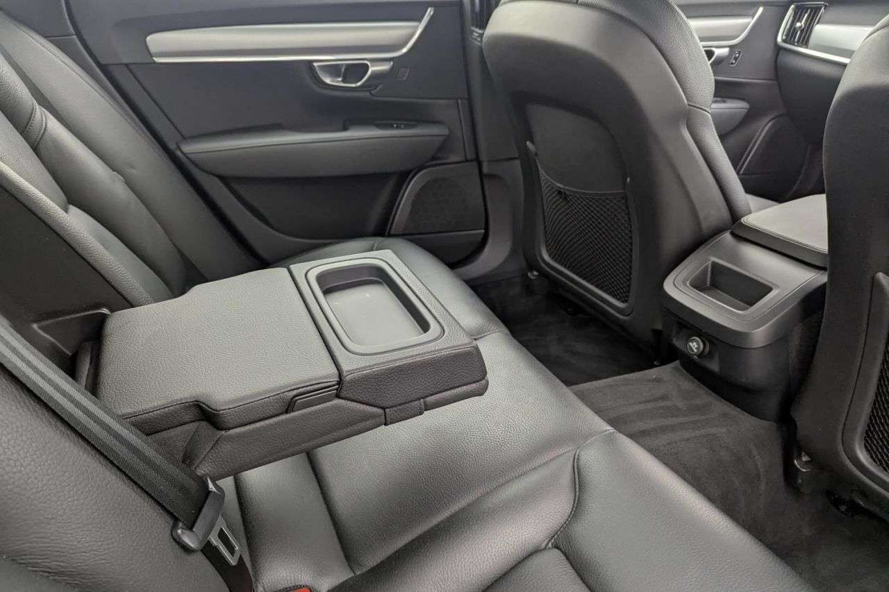 2019 VOLVO S90 2019 VOLVO S90