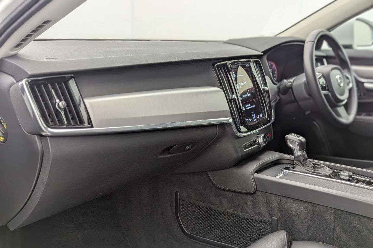 2019 VOLVO S90 2019 VOLVO S90