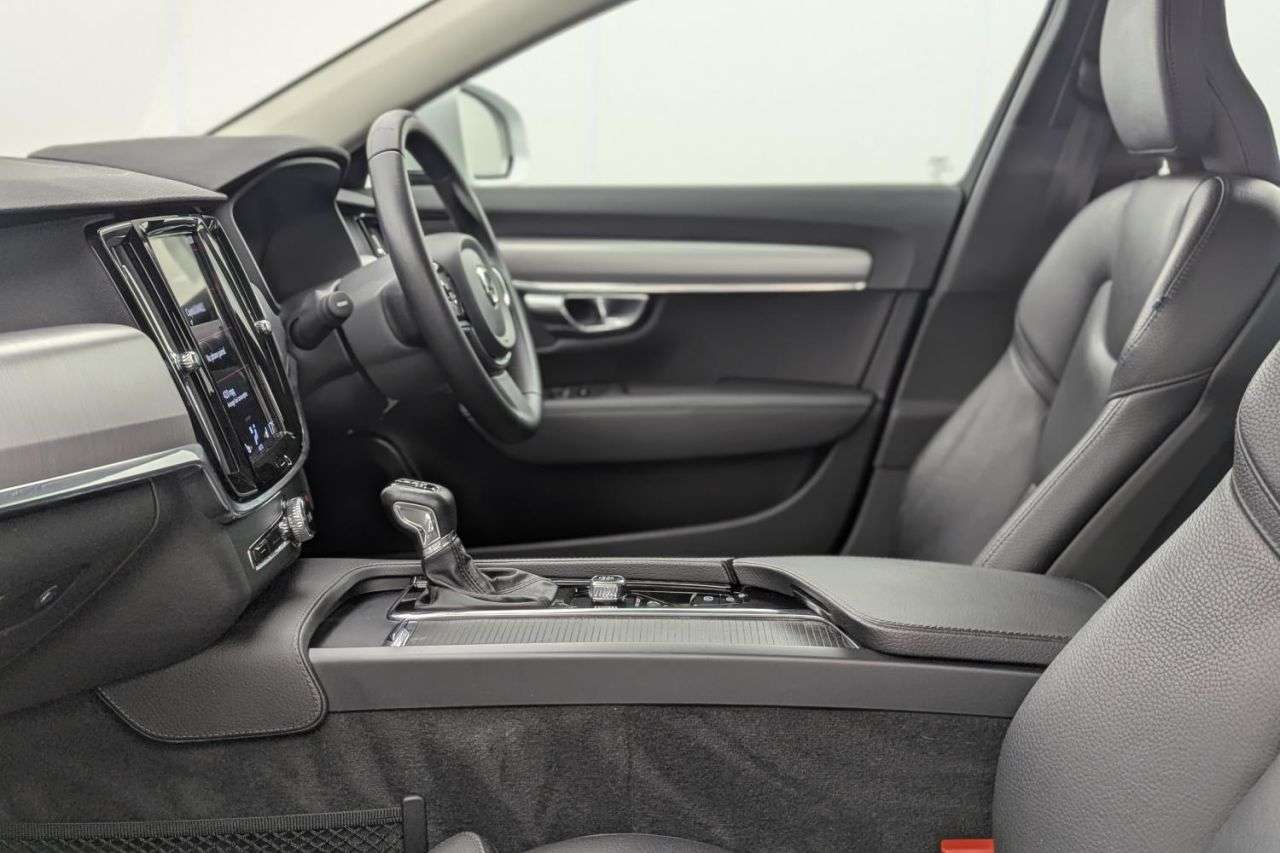 2019 VOLVO S90 2019 VOLVO S90