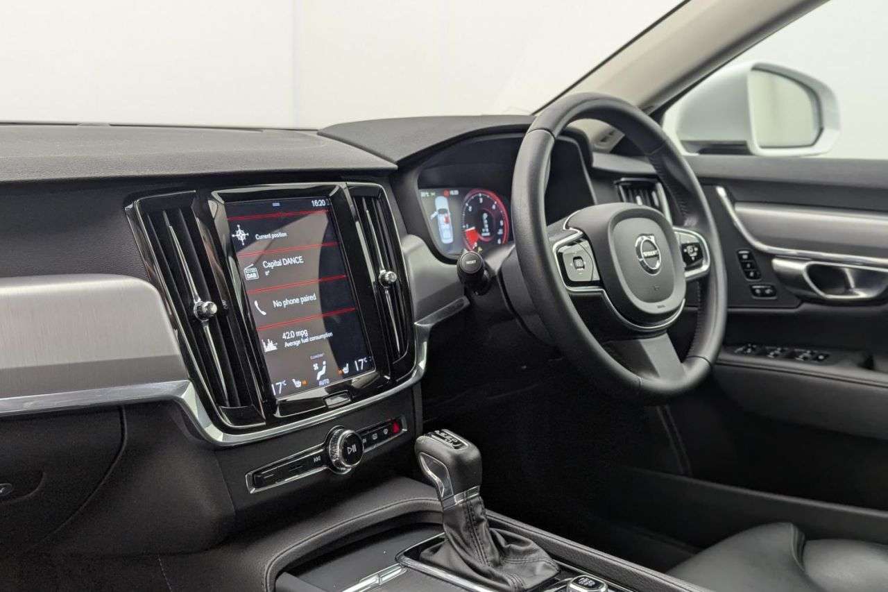 2019 VOLVO S90 2019 VOLVO S90