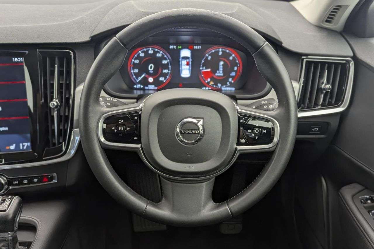 2019 VOLVO S90 2019 VOLVO S90