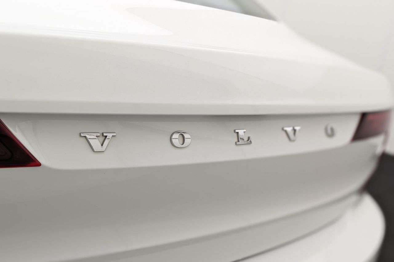 2019 VOLVO S90 2019 VOLVO S90