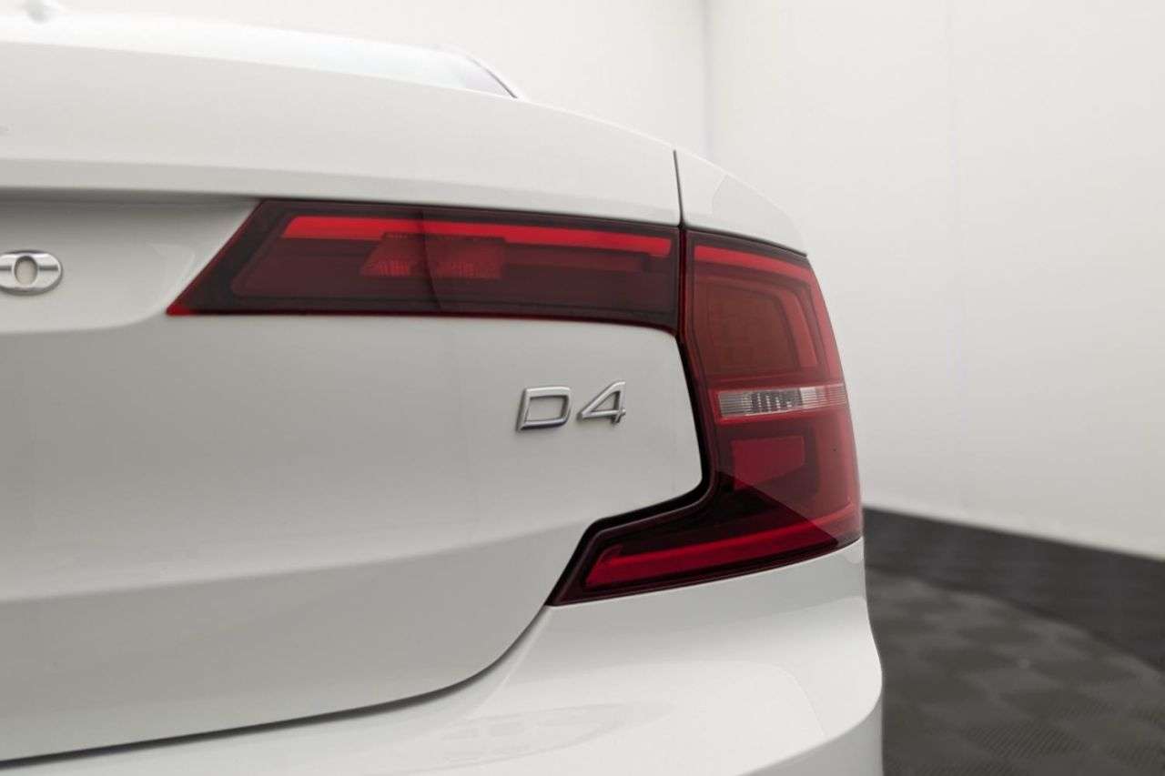 2019 VOLVO S90 2019 VOLVO S90