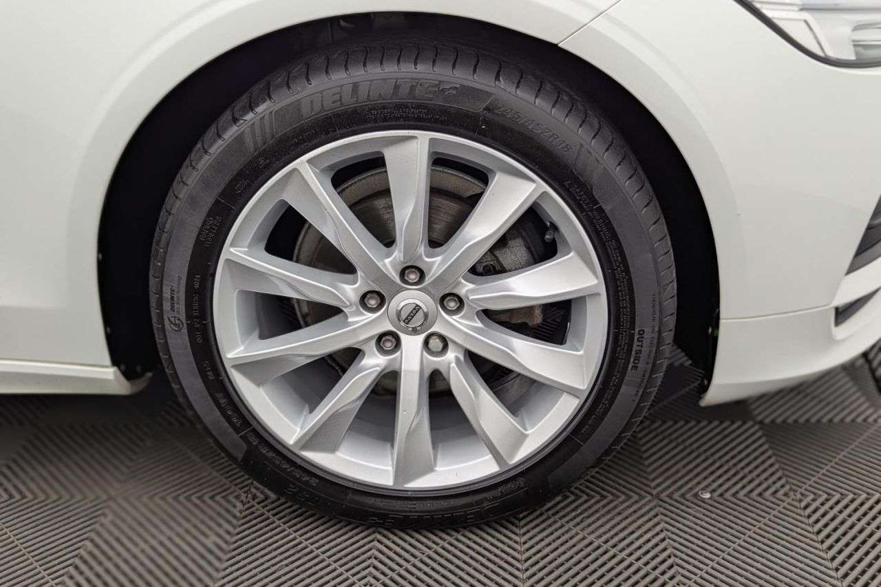 2019 VOLVO S90 2019 VOLVO S90
