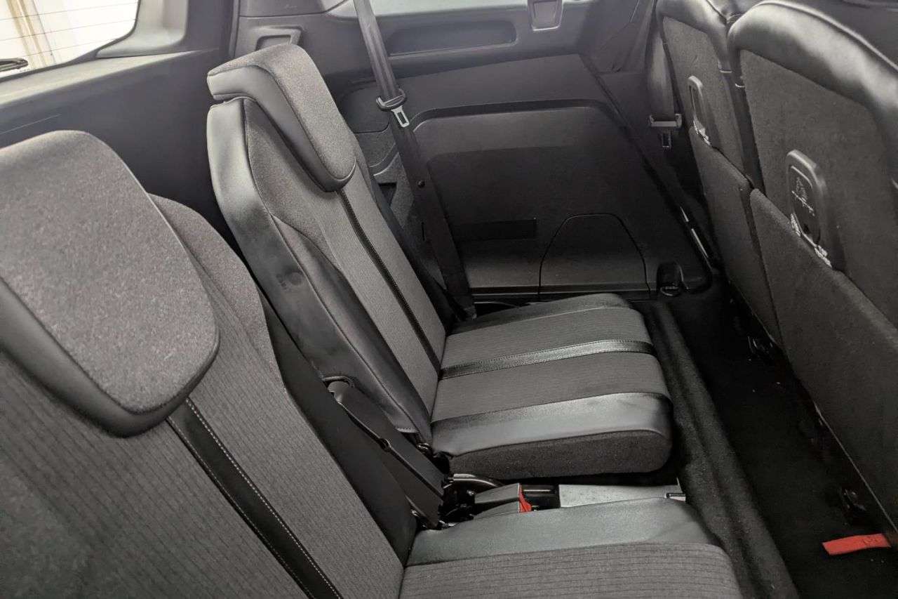 2019 PEUGEOT 5008 2019 PEUGEOT 5008
