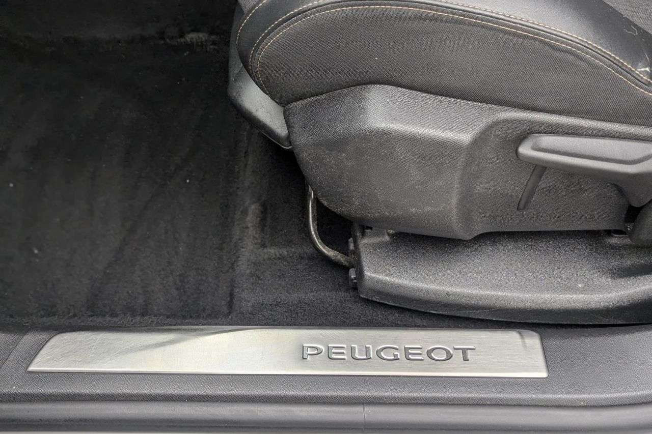 2019 PEUGEOT 5008 2019 PEUGEOT 5008