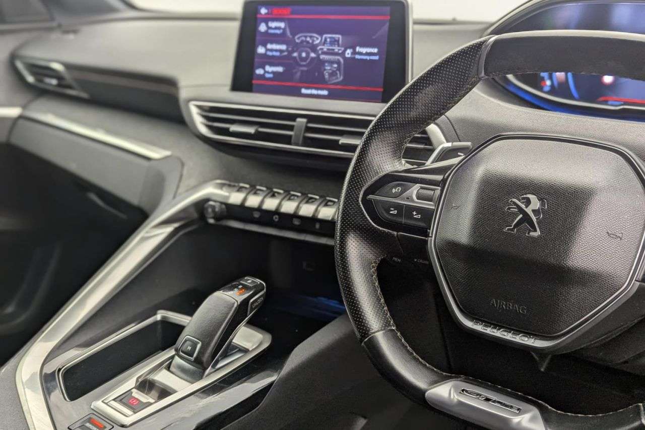 2019 PEUGEOT 5008 2019 PEUGEOT 5008