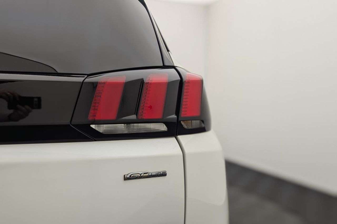 2019 PEUGEOT 5008 2019 PEUGEOT 5008