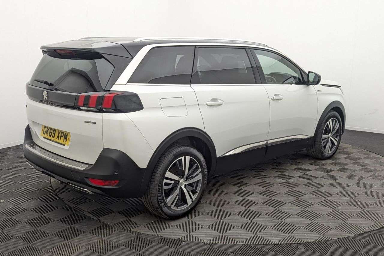 2019 PEUGEOT 5008 2019 PEUGEOT 5008