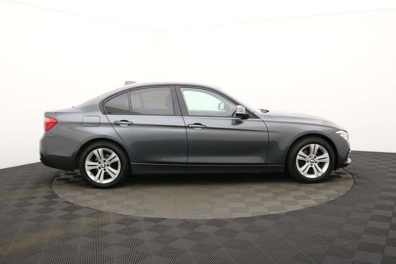 A 2018 BMW 3 SERIES 2.0 320d Sport Saloon 4dr Diesel Auto xDrive Euro 6 (s/s) (190 ps) Award Wi A 2018 BMW 3 SERIES 2.0 320d Sport Saloon 4dr Diesel Auto xDrive Euro 6 (s/s) (190 ps) Award Wi