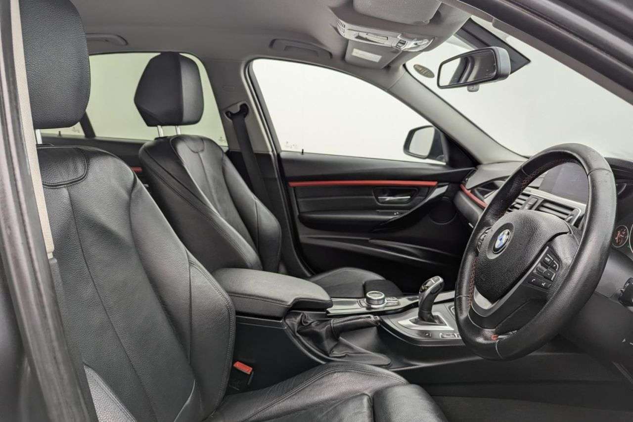 A 2018 BMW 3 SERIES 2.0 320d Sport Saloon 4dr Diesel Auto xDrive Euro 6 (s/s) (190 ps) Award Wi A 2018 BMW 3 SERIES 2.0 320d Sport Saloon 4dr Diesel Auto xDrive Euro 6 (s/s) (190 ps) Award Wi