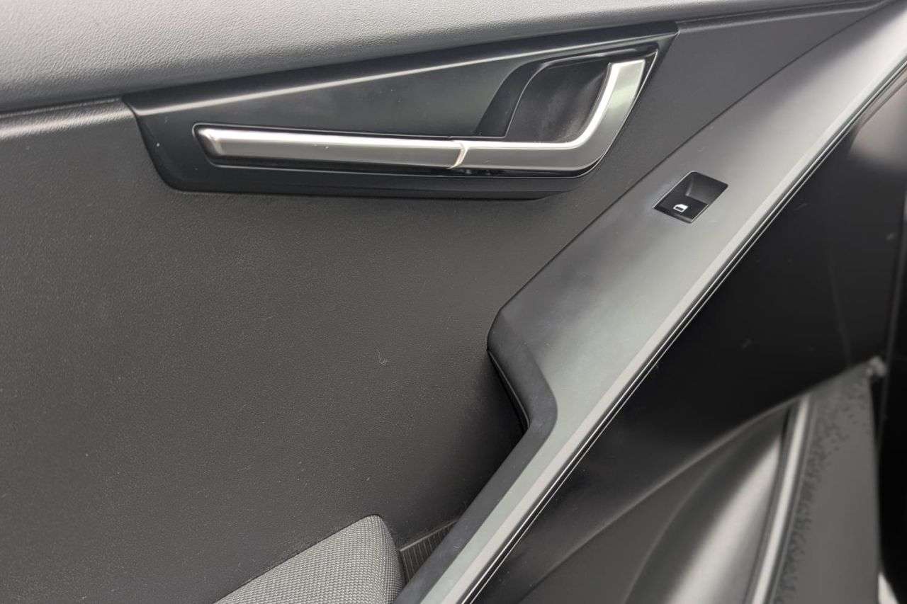 2023 KIA NIRO 2023 KIA NIRO