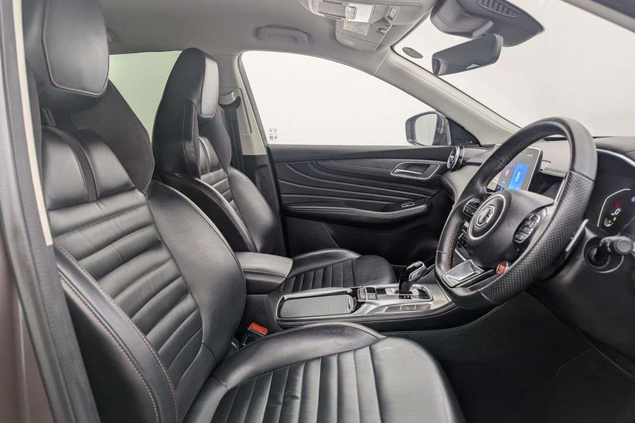 A 2024 MG MG HS 1.5 T-GDI Trophy SUV 5dr Petrol DCT Euro 6 (s/s) (162 ps) Award Winning 5 S A 2024 MG MG HS 1.5 T-GDI Trophy SUV 5dr Petrol DCT Euro 6 (s/s) (162 ps) Award Winning 5 S